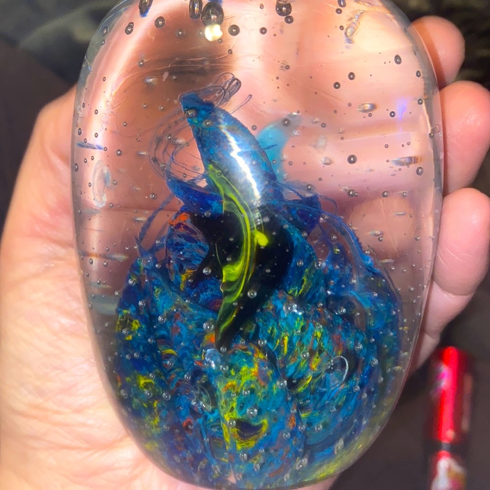 Murano Style Egg-Shaped Glass Fish Aquarium Paperweight